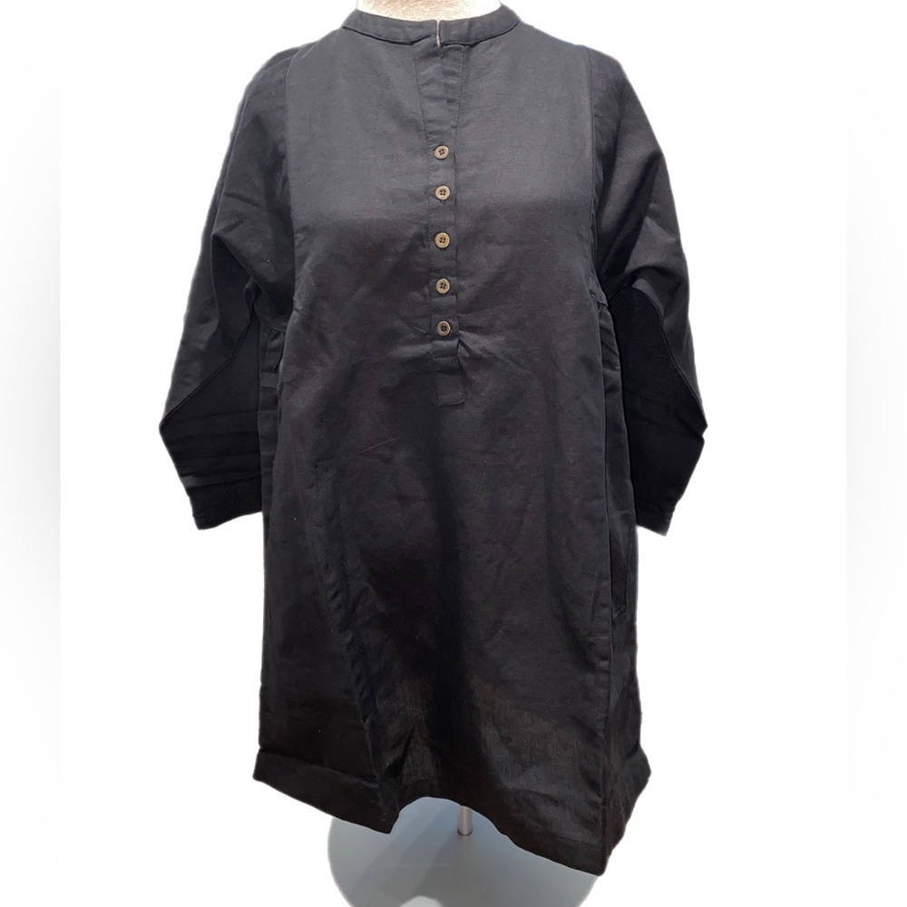 Black linen Top with Buttons